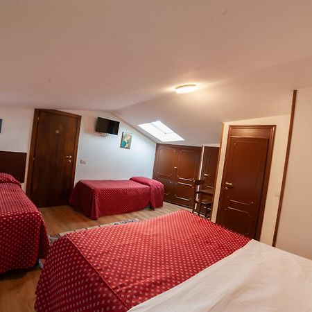 Hotel Pax Асизи Екстериор снимка