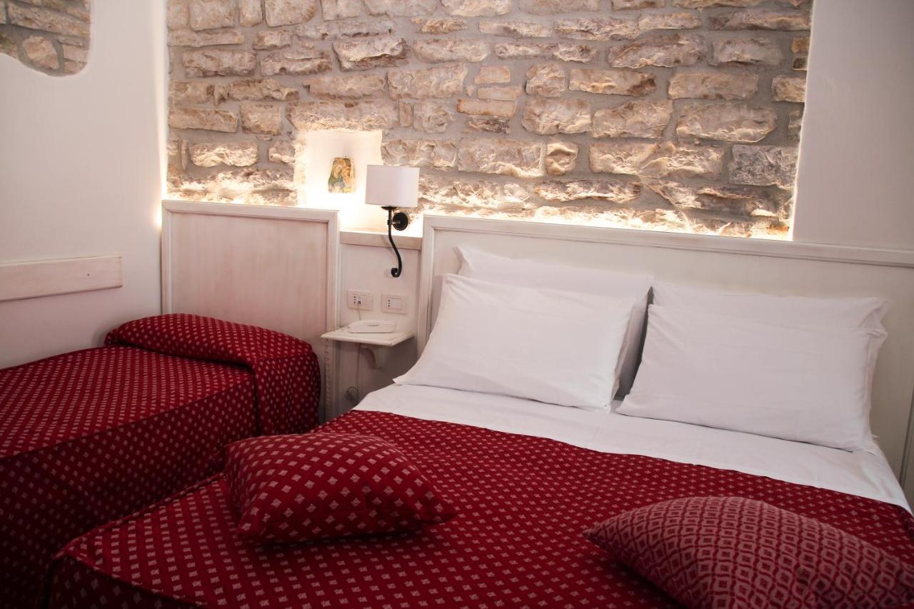 Hotel Pax Асизи Екстериор снимка