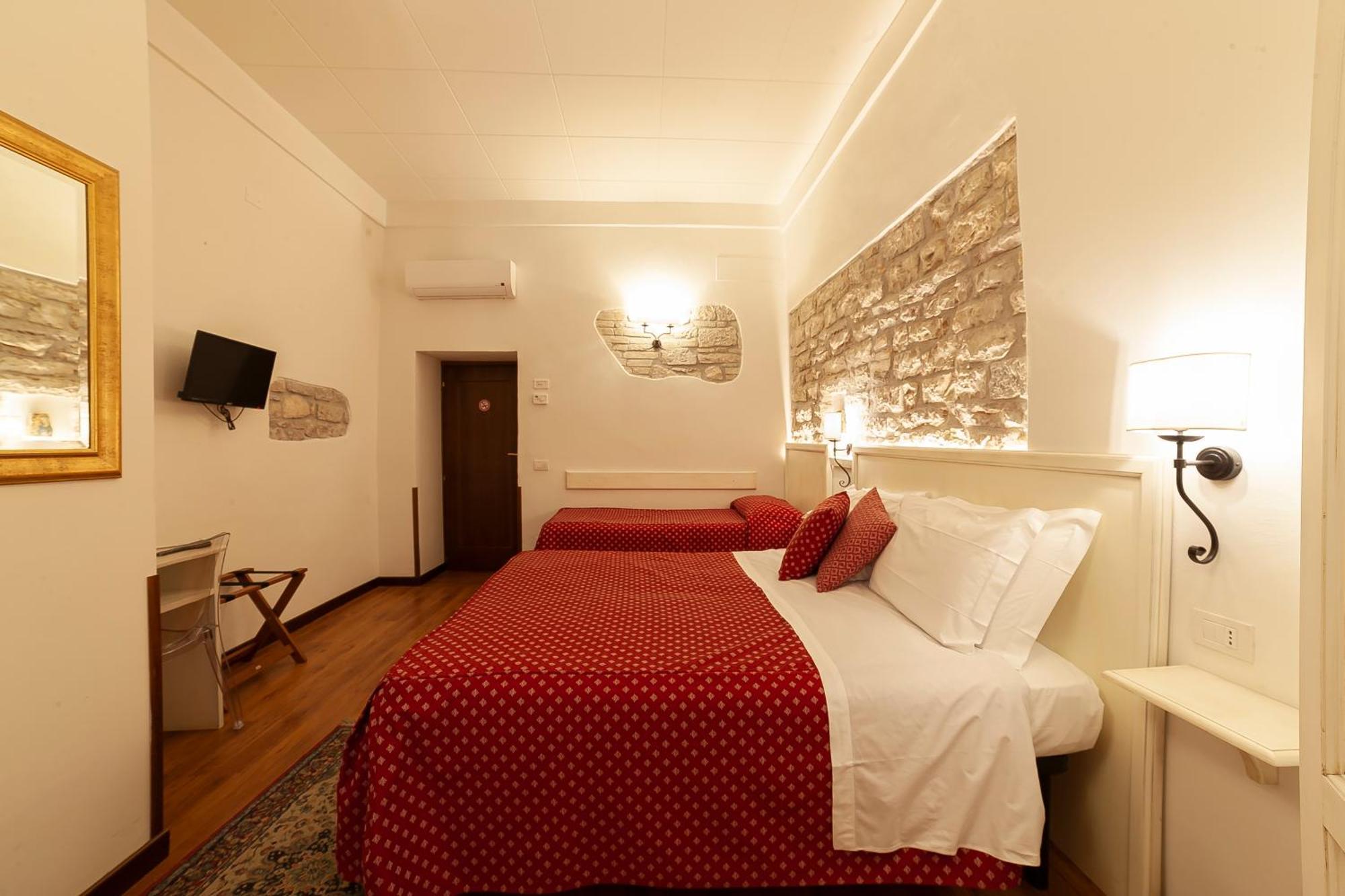 Hotel Pax Асизи Екстериор снимка
