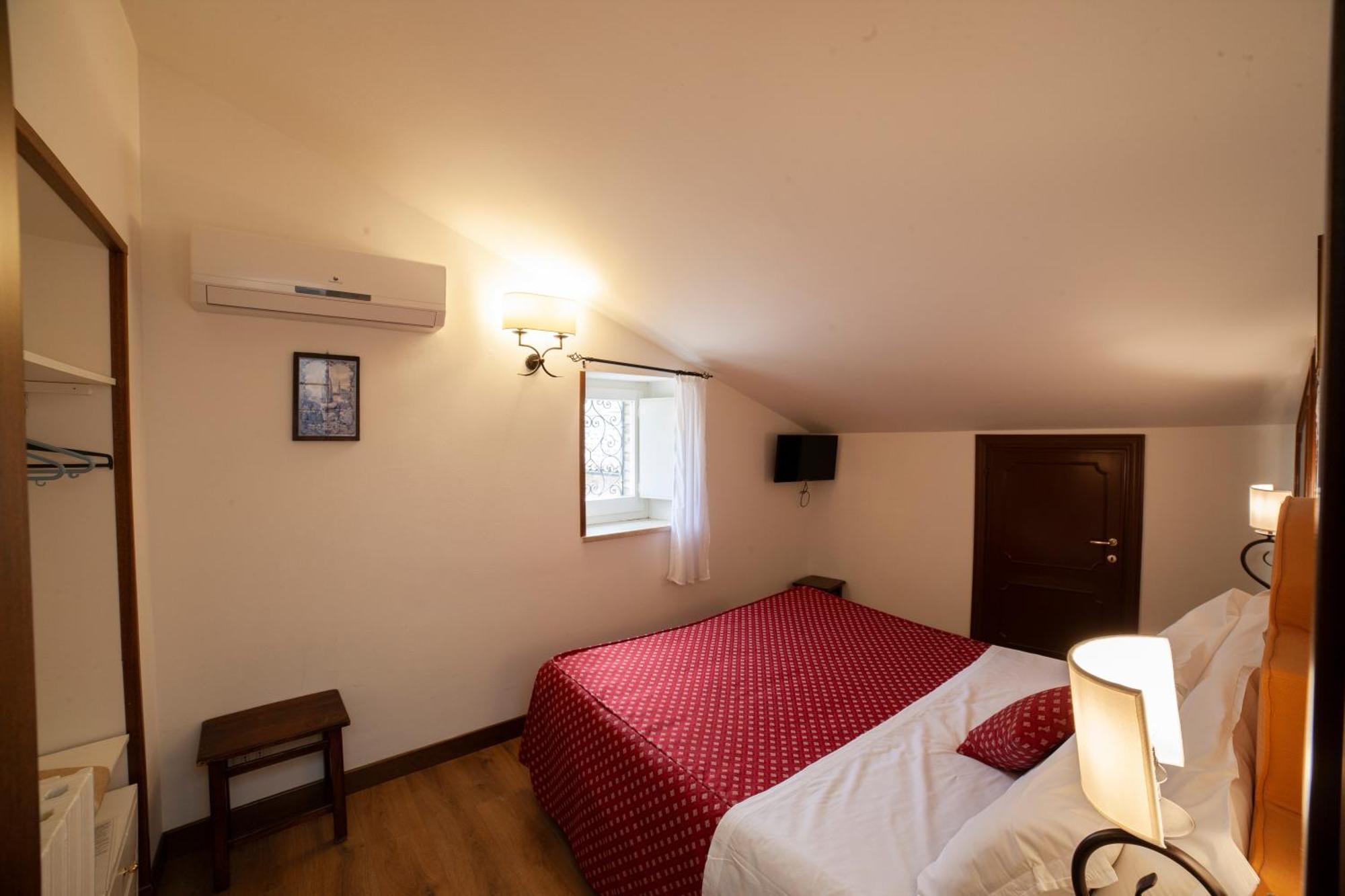 Hotel Pax Асизи Екстериор снимка